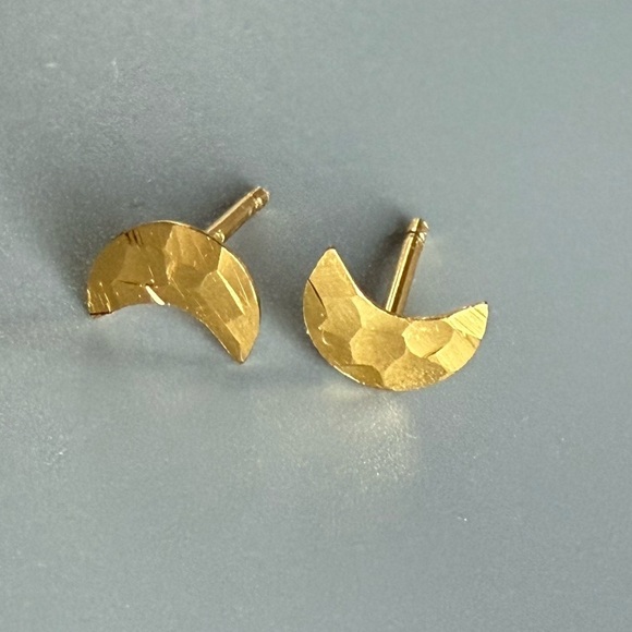 14k Gold Vermeil Dainty Moon Stud Earrings - Picture 8 of 8